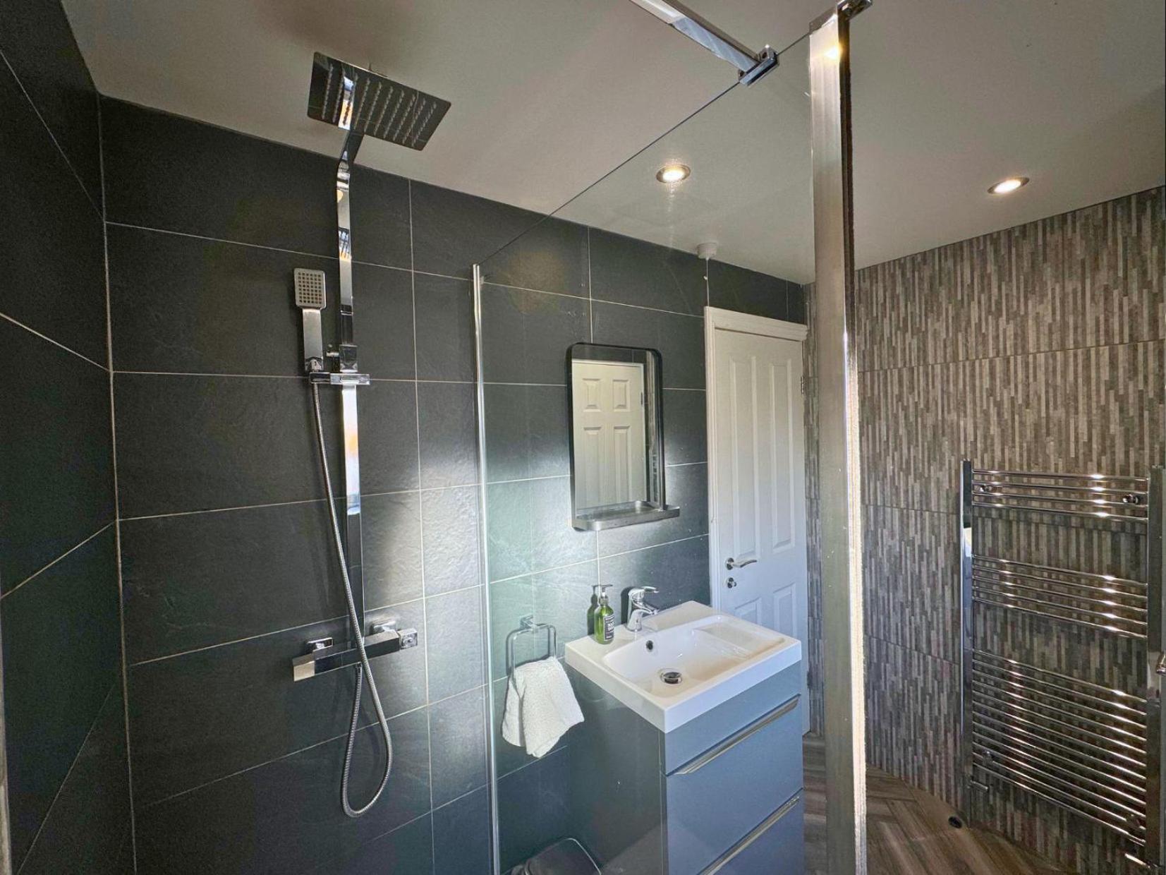 Hot Tub, Free Parking, Near Shops & Restaurants, Location 1M To City Jesmond Экстерьер фото