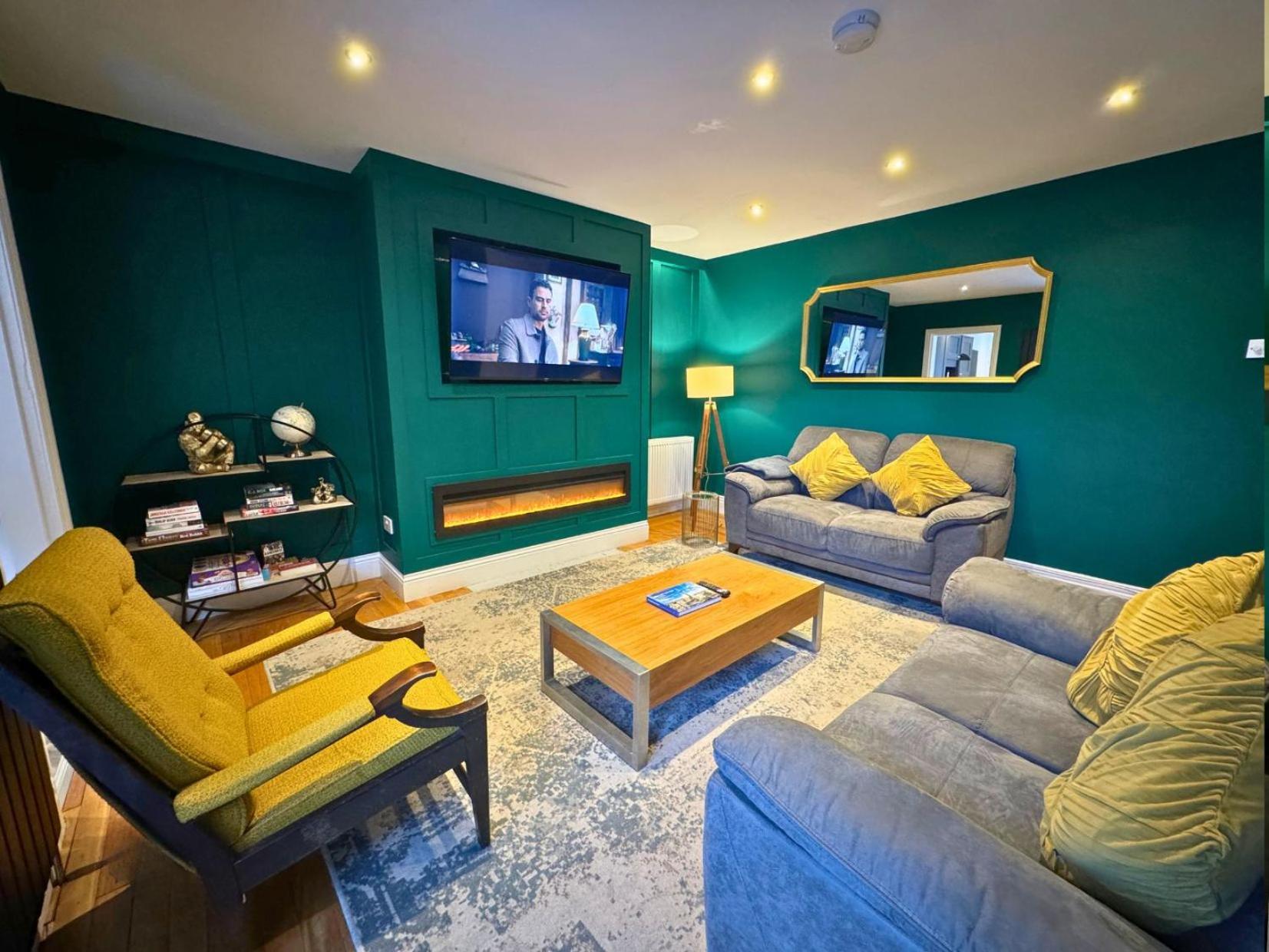 Hot Tub, Free Parking, Near Shops & Restaurants, Location 1M To City Jesmond Экстерьер фото