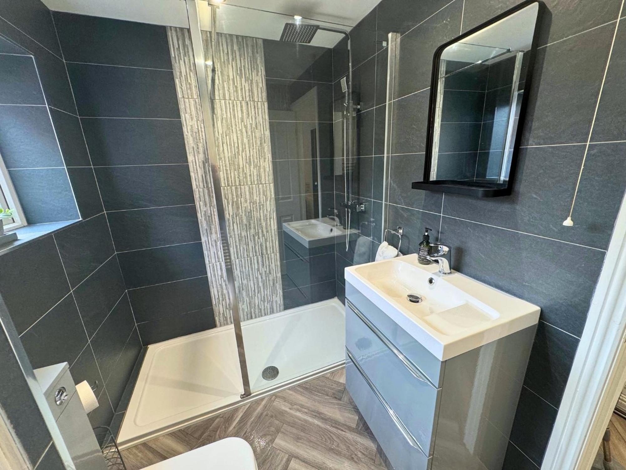 Hot Tub, Free Parking, Near Shops & Restaurants, Location 1M To City Jesmond Экстерьер фото