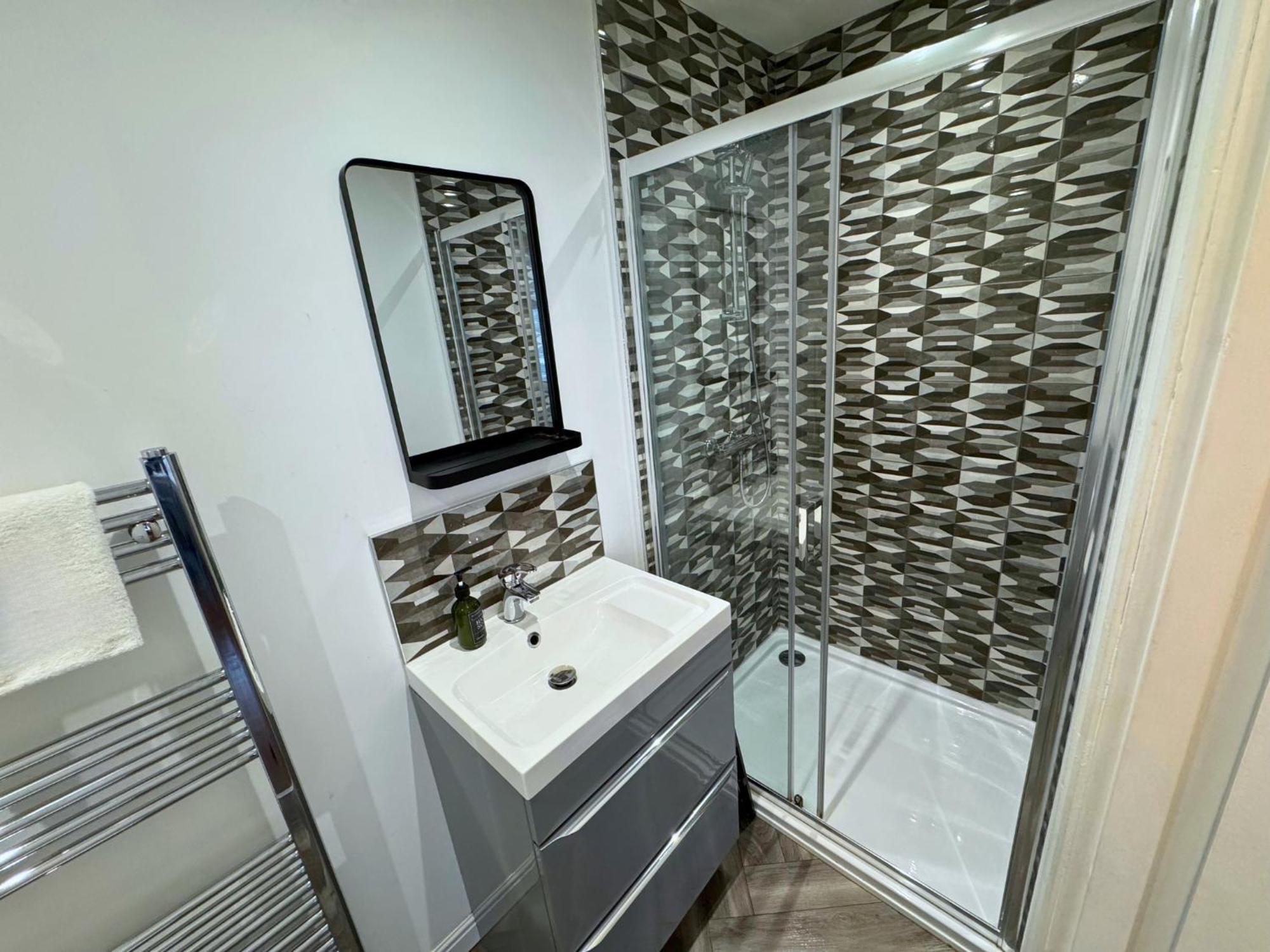 Hot Tub, Free Parking, Near Shops & Restaurants, Location 1M To City Jesmond Экстерьер фото