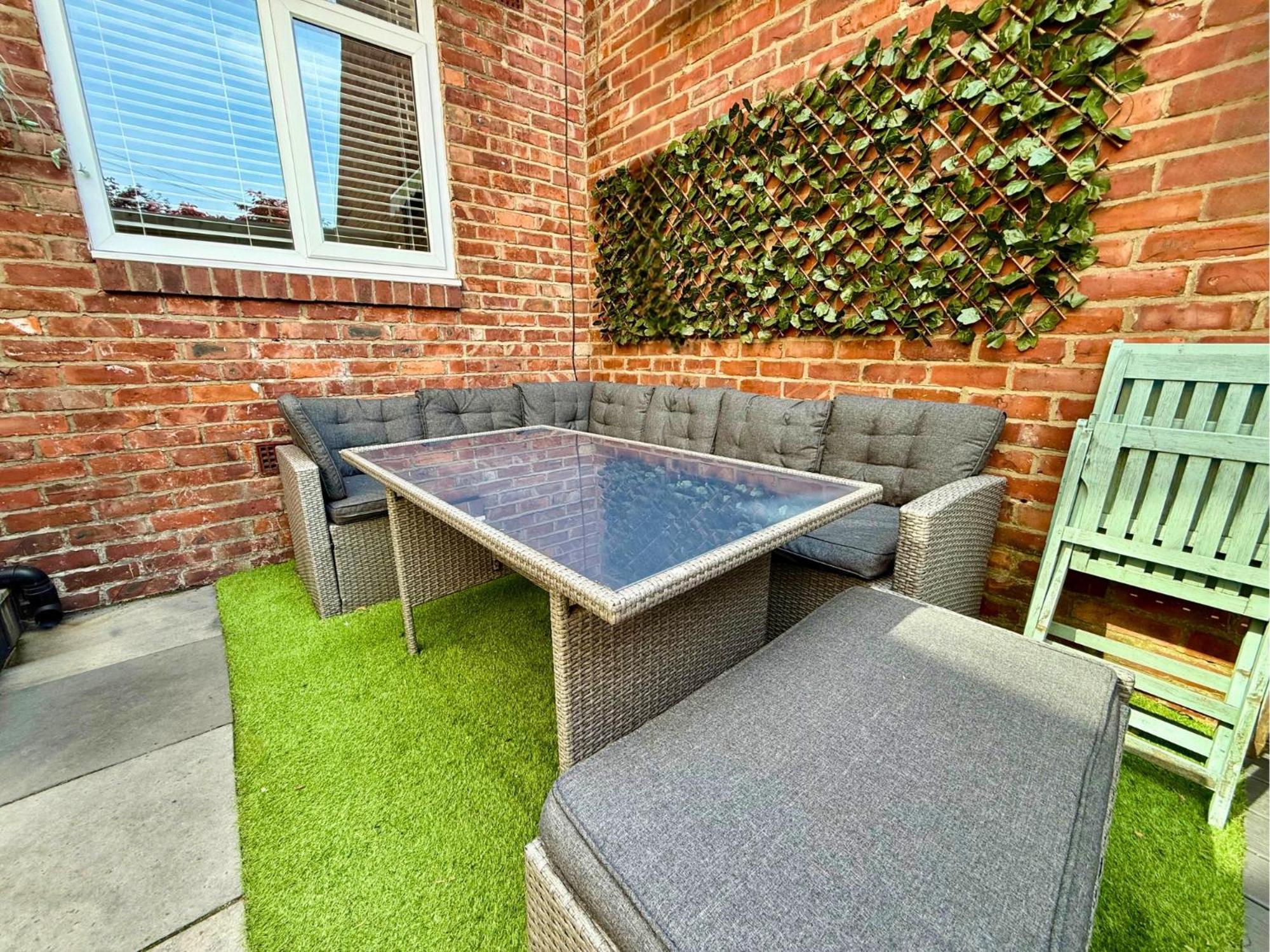 Hot Tub, Free Parking, Near Shops & Restaurants, Location 1M To City Jesmond Экстерьер фото